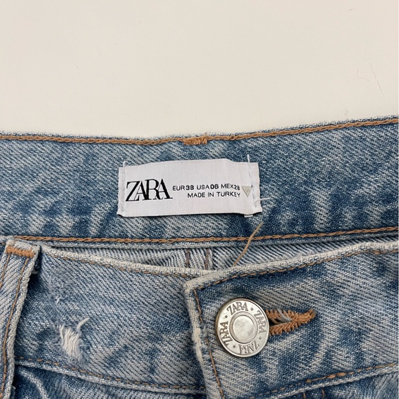 High rise light wash jeans - Picture 3 of 3